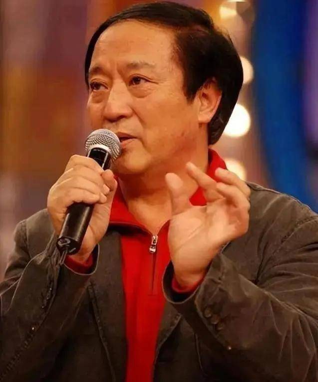 侯耀华直播提代父收徒,要帮杨议解决师承问题,称是父亲生前期望