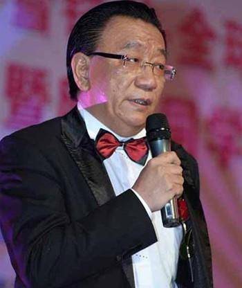 侯耀华直播提代父收徒,要帮杨议解决师承问题,称是父亲生前期望