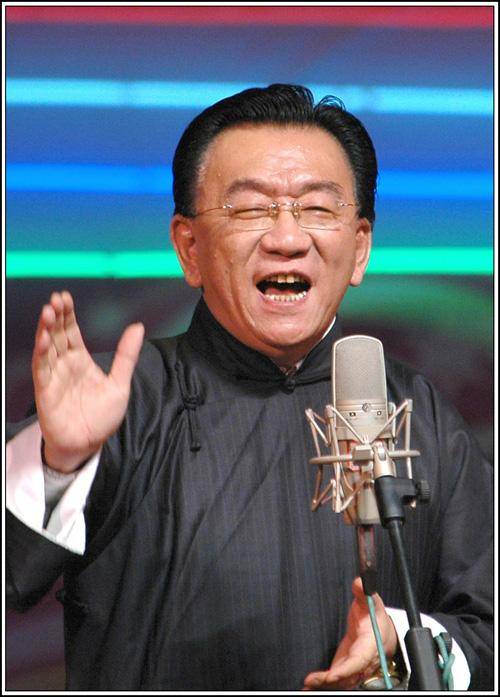 侯耀华直播提代父收徒,要帮杨议解决师承问题,称是父亲生前期望