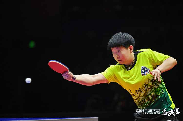 孙颖莎打破WTT总决赛“一轮游”魔咒：年终积分破万领跑，近万名观众现场观战