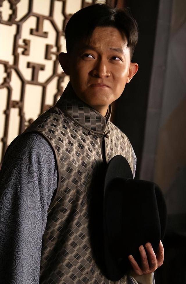 演员杨志刚:娶小师妹张静,每月工资都上交,如今他过得怎么样?