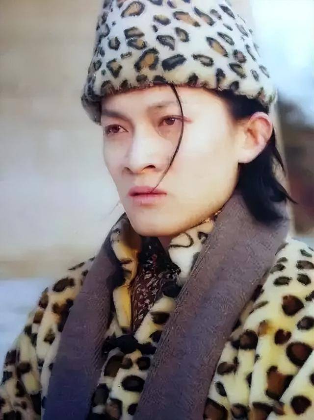 演员杨志刚:娶小师妹张静,每月工资都上交,如今他过得怎么样?