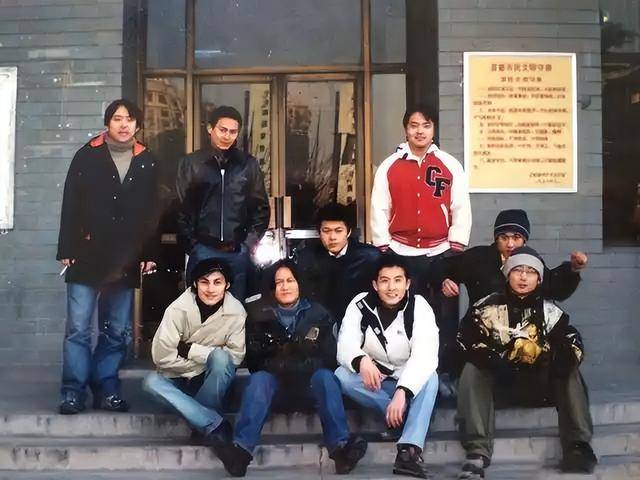 演员杨志刚:娶小师妹张静,每月工资都上交,如今他过得怎么样?