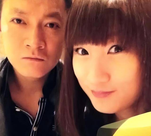 演员杨志刚:娶小师妹张静,每月工资都上交,如今他过得怎么样?