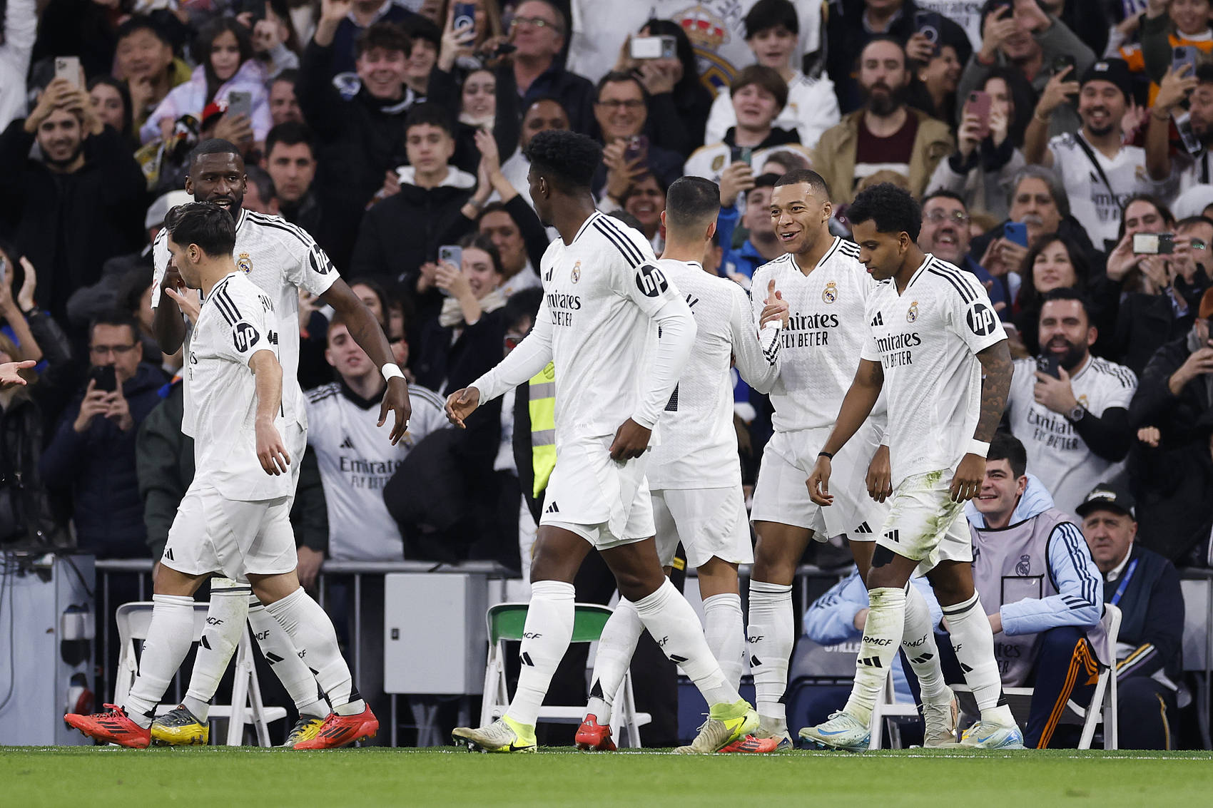 观战台:尤文米兰争进意超杯决赛 皇马不败升西甲榜首