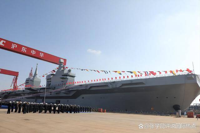 解放军最新战舰亮相,又是一个“全球第一”,为“台独”量身定做