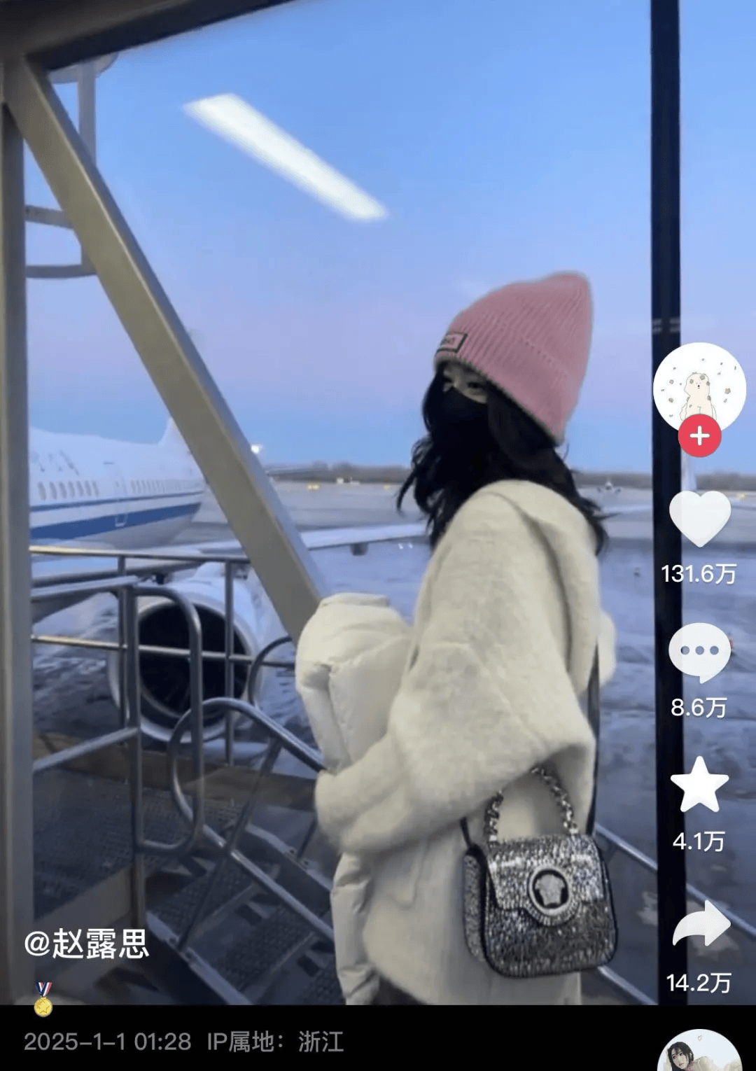 知名女演员病后首度公开露面:双手不灵便、走路变困难