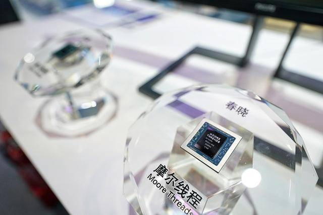 距下台不足一月,拜登对华开“最后一枪”,美商务部长说了四个字