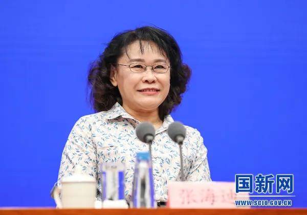 中国残联原主席、康复国际原主席张海迪,受聘康复大学名誉校长