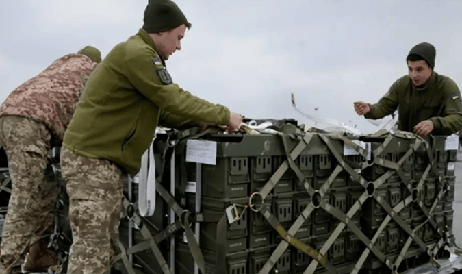 果然没让大陆失望!大批军火抵台,赖清德还没庆祝,俄送上“大礼”