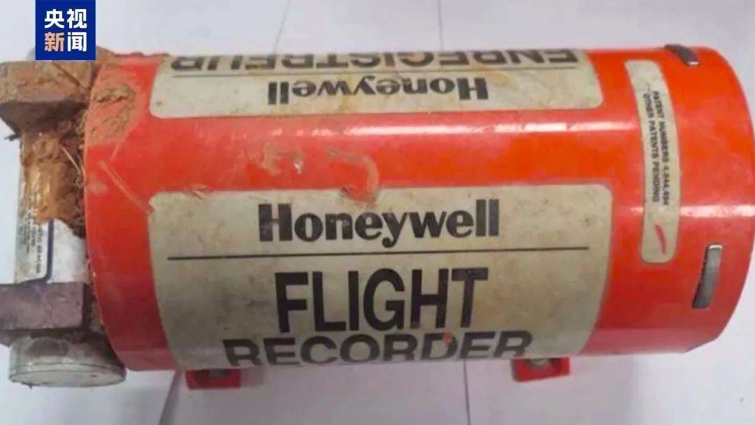 韩国空难机长最后动作曝光,“他可能一直紧握操纵杆坚持到了最后”!涉嫌职务过失致死,涉事航司高管被禁止出国!调查中飞机残骸再次起火