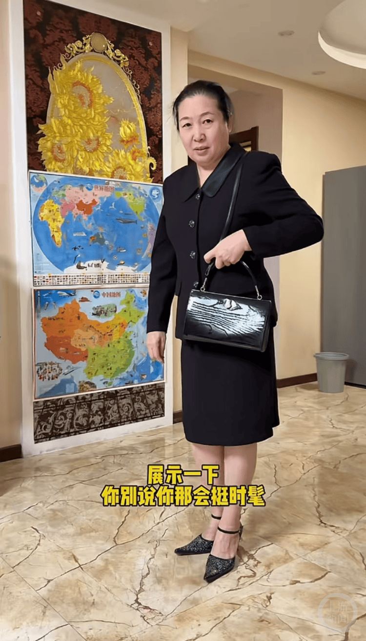 国产女包28年后仍像新的,网民发视频近10万人点赞,品牌方:销量涨了四五倍,正计划复刻