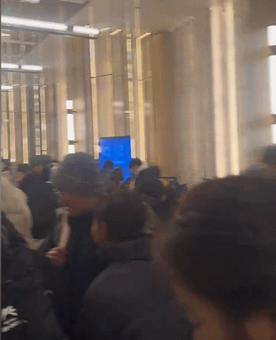 排队搓澡,网红洗浴中心爆满