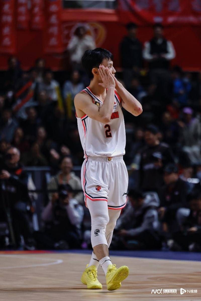 CBA第二阶段常规赛收官,徐杰、周鹏、郭艾伦挑战殊途