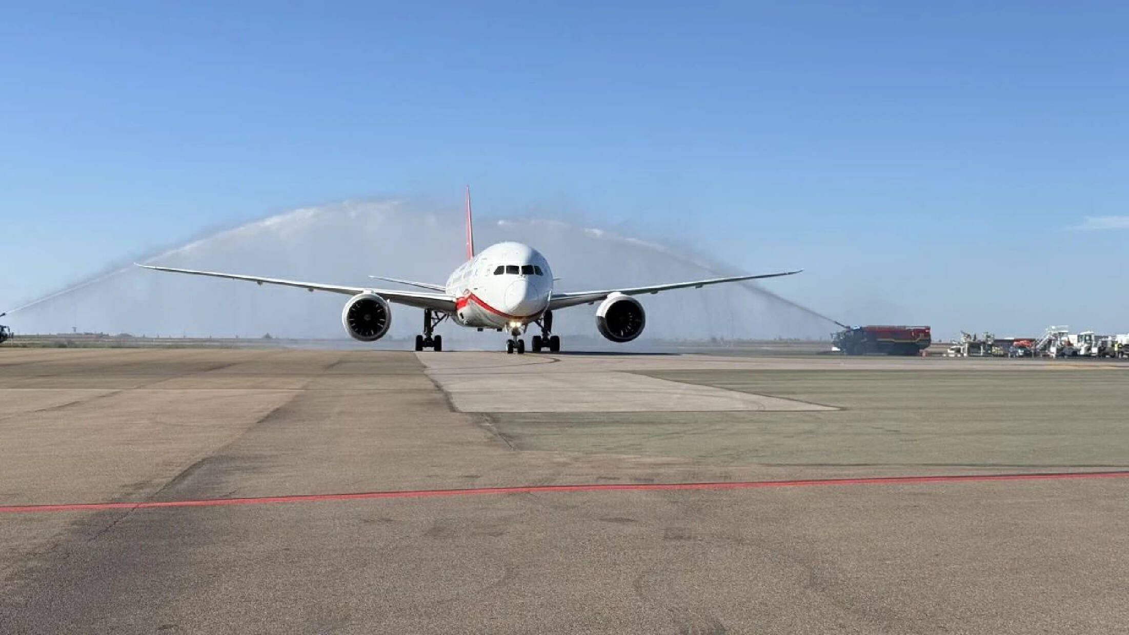 东航89名飞行学员被停飞,航空业震荡明显