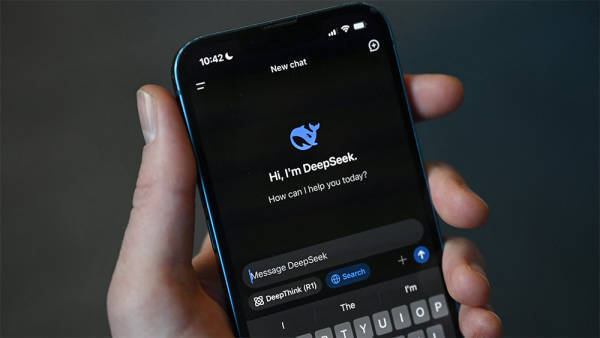 业内专家警告:DeepSeek显示出西方对中国的认知“极其有限”