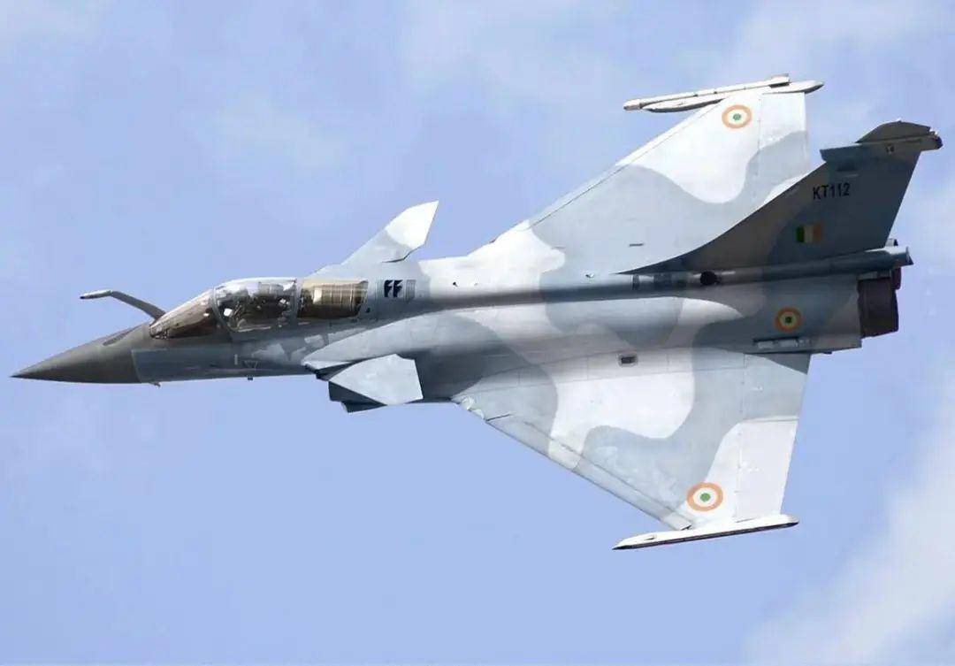 印度军方爆出惊人内幕,光辉战机形同作秀,暴露印度空军真实水平