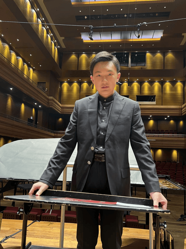 香港少年指挥廖偲楷首次执棒新加坡青年爱乐交响乐团