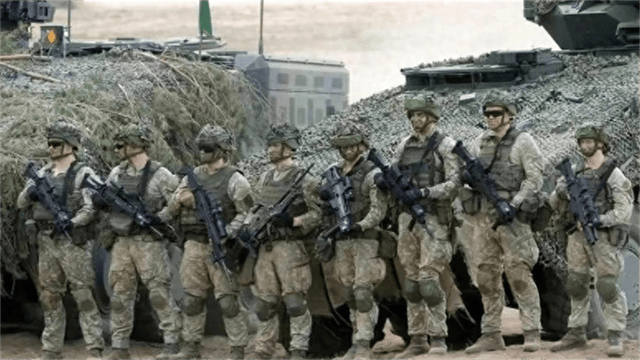 7万俄联军不断挤压,弹尽粮绝下,北约雇佣军冲击包围圈