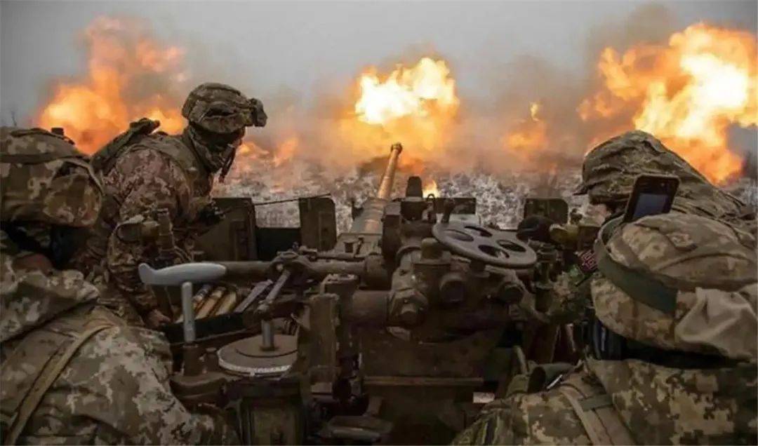 乌军逃窜,留下30条大肥鱼被包围,中方到底出不出兵?俄罗斯交底