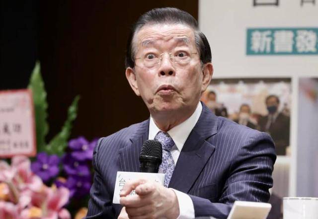 赖清德“独火”烧裂民进党,谢长廷倒戈拆台,台湾风向悄然变天?