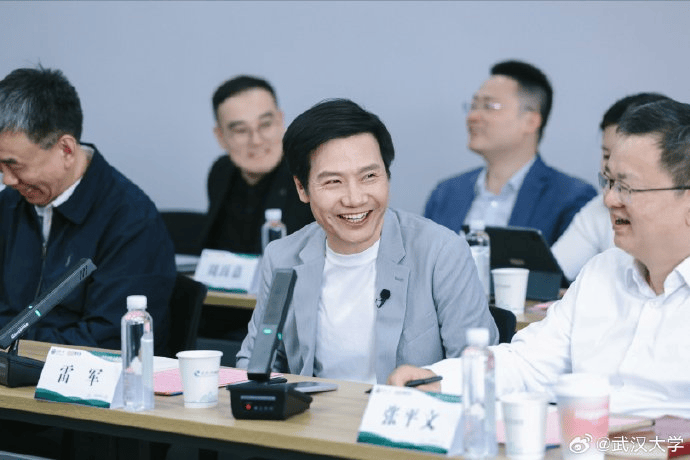 雷军回应如何保持好身材:英语不好已经让母校“蒙羞”,不能再形象欠佳