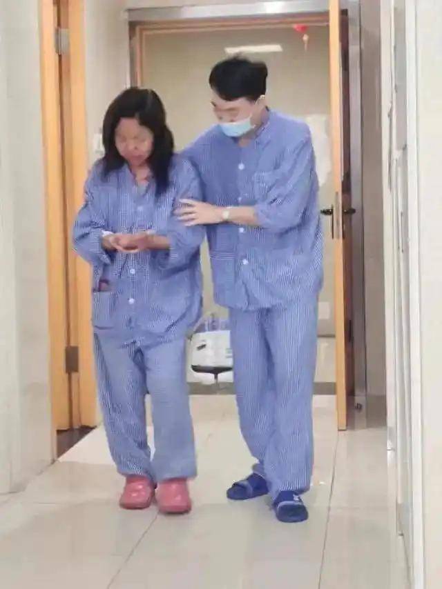 男子割肝救妻10个月后妻子去世:不后悔,我不救她谁救她