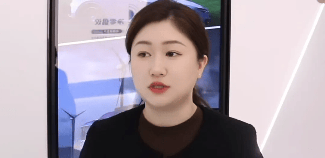 太突然！“85”后女儿接班首年，巨头大亏79亿元！70岁父亲声援女儿：充满了信任