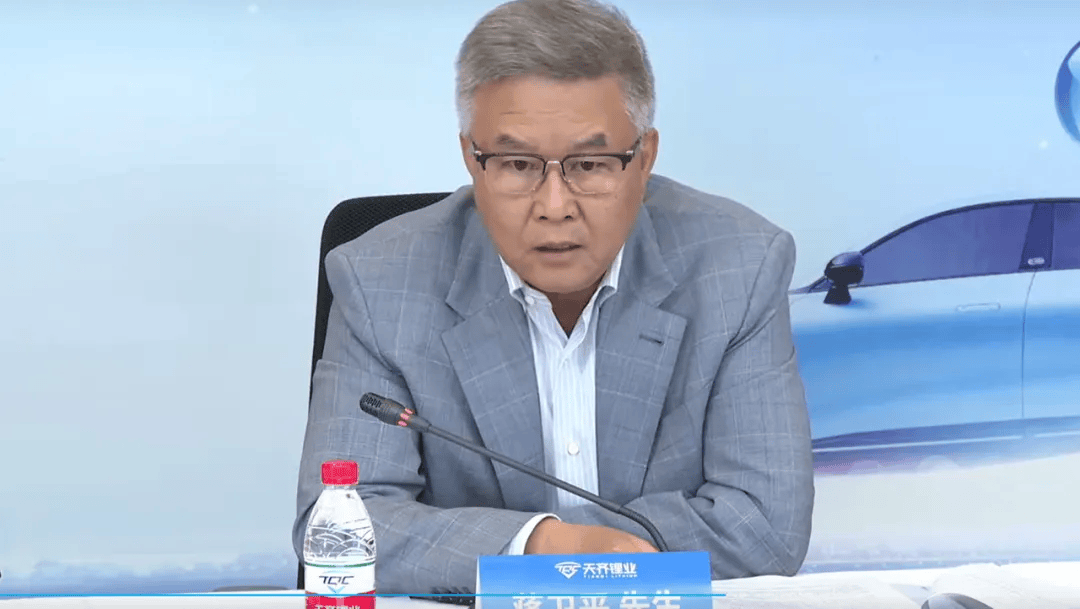 太突然!“85”后女儿接班首年,巨头大亏79亿元!70岁父亲声援女儿:充满了信任