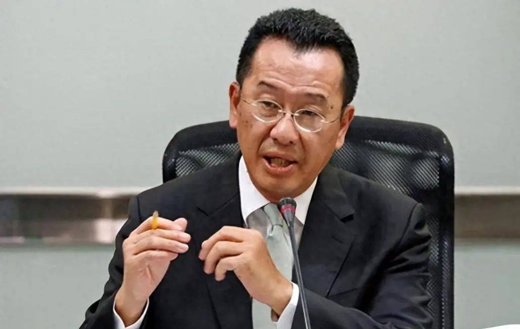 解放军围台强势出击,台当局避战背后玄机重重,与岛内两条坏消息息息相关!