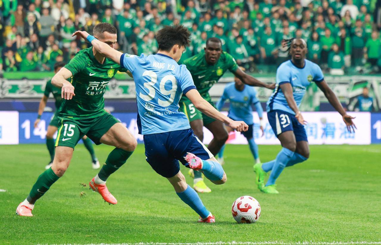 浙江绿城客场0-2不敌北京国安,王钰栋们还需在硬仗中成长