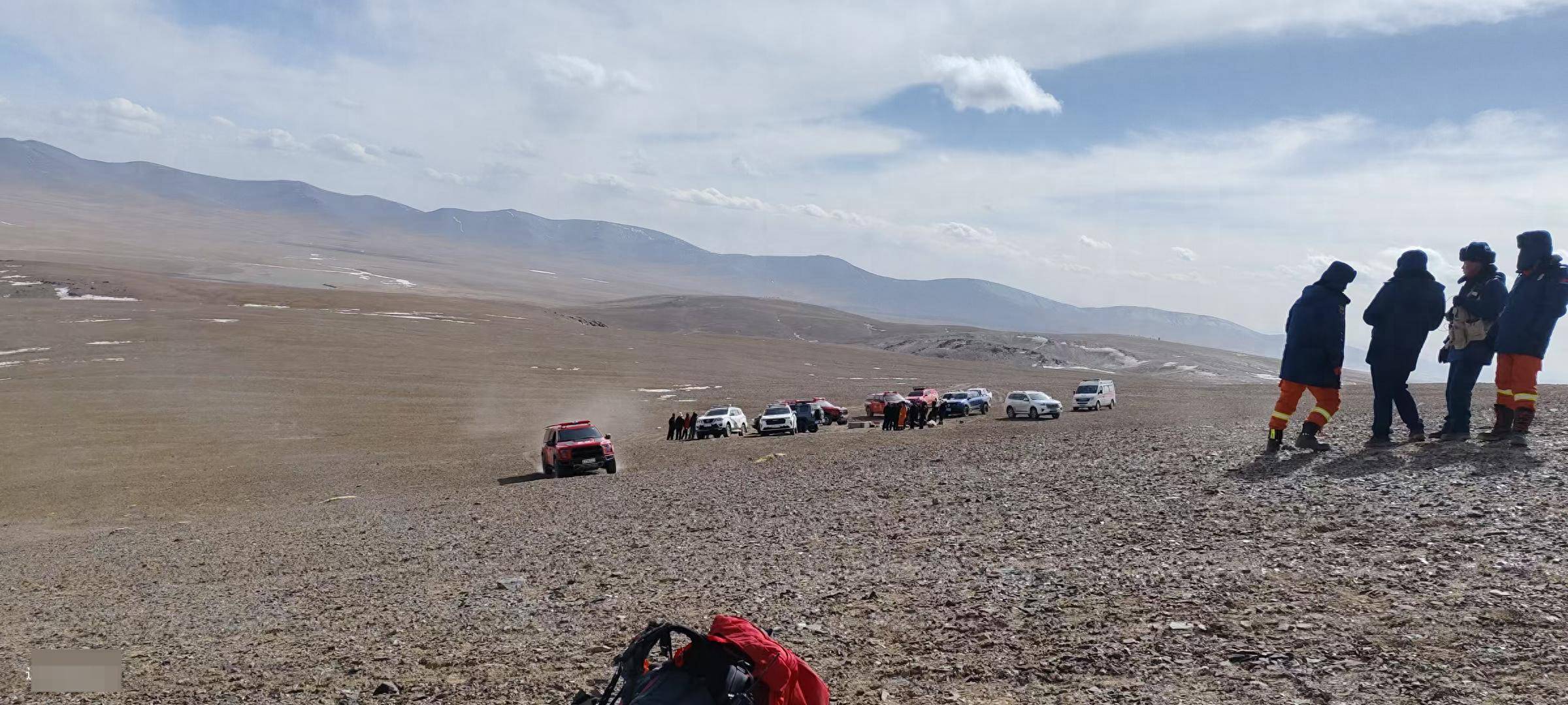 青海玉珠峰3名登山者遇难:确认为2男1女,正转运遗体下山