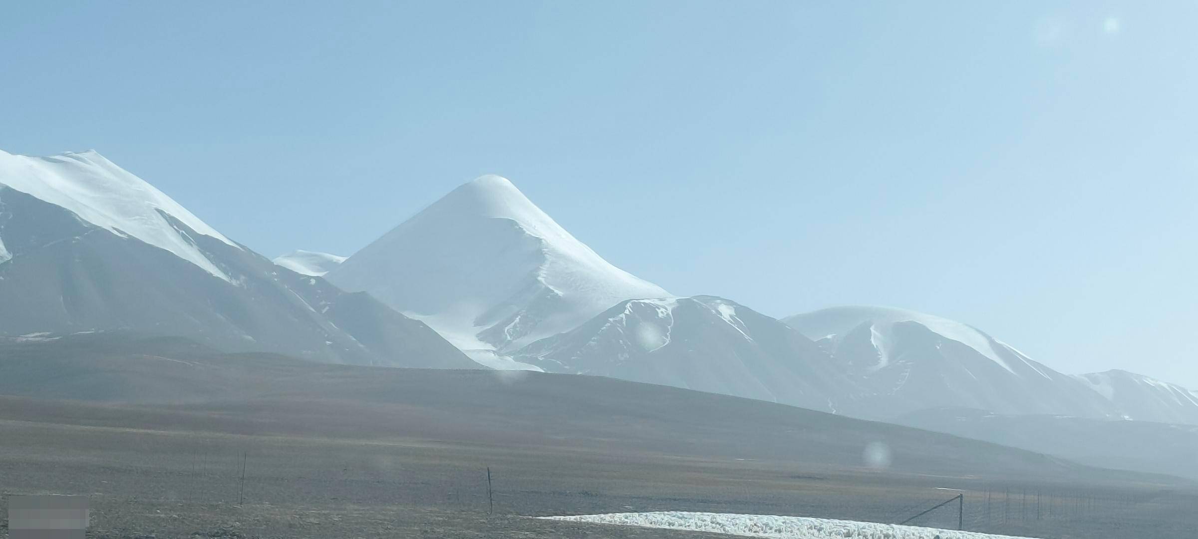 青海玉珠峰3名登山者遇难:确认为2男1女,正转运遗体下山