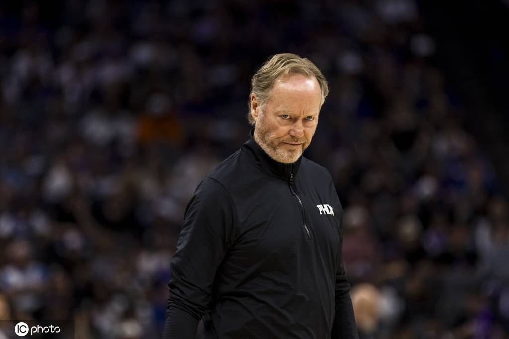 太阳解雇主帅布登霍尔泽 官方:本赛季表现未达预期