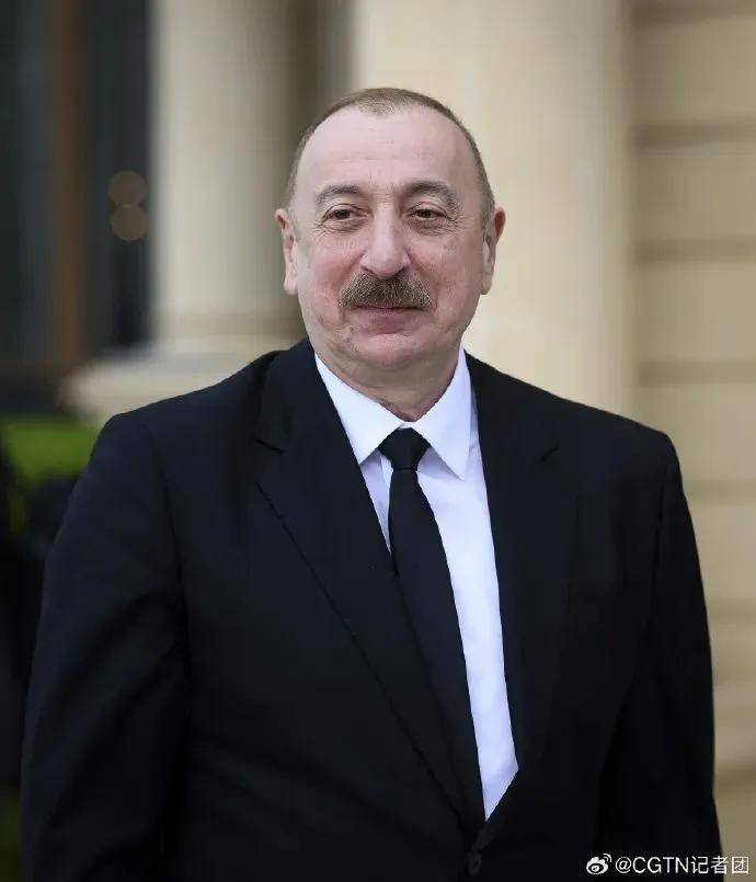 今晚,两国总统乘机抵京