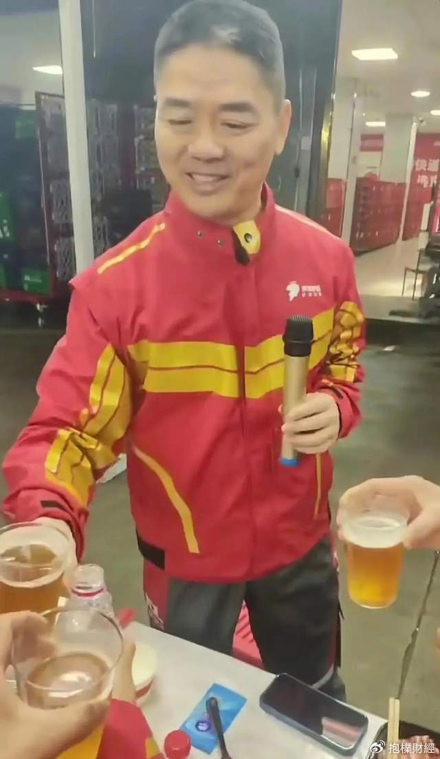 刘强东吃了一顿“价值上亿”的火锅之后,京东外卖崩了