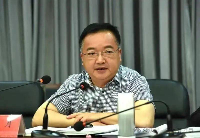 李明月被查!安徽安庆“老班长”从改革闯将到涉腐被查八年权力异化