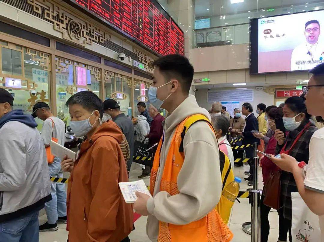 上海确认:正在试点!需求暴涨,男护士决定转行…爷叔激动:试了一次,就一发不可收拾