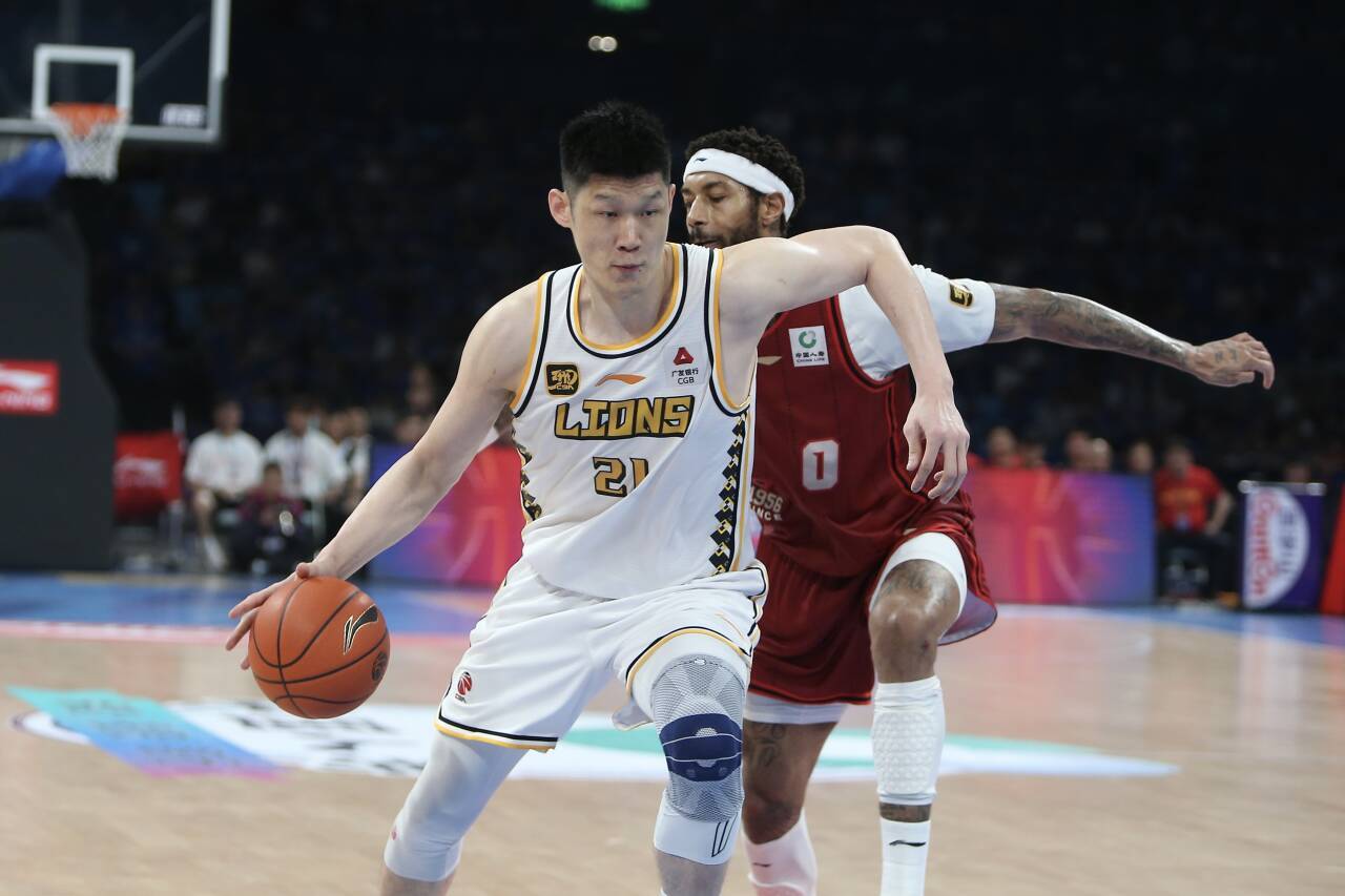 总决赛-布朗44分周琦26+13 广厦客场逆转北京总分2-1