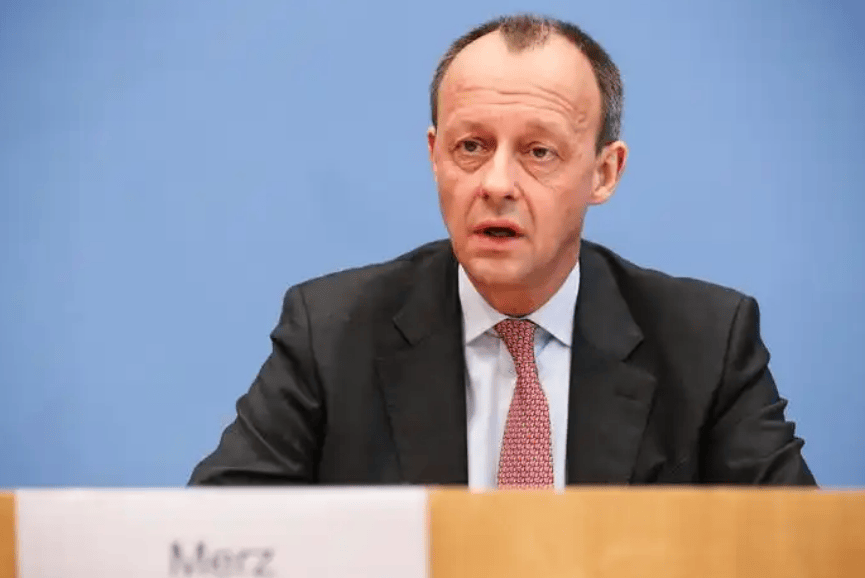 普京突然再次宣布停战,时间比第二次更长,泽连斯基底牌全部耗尽