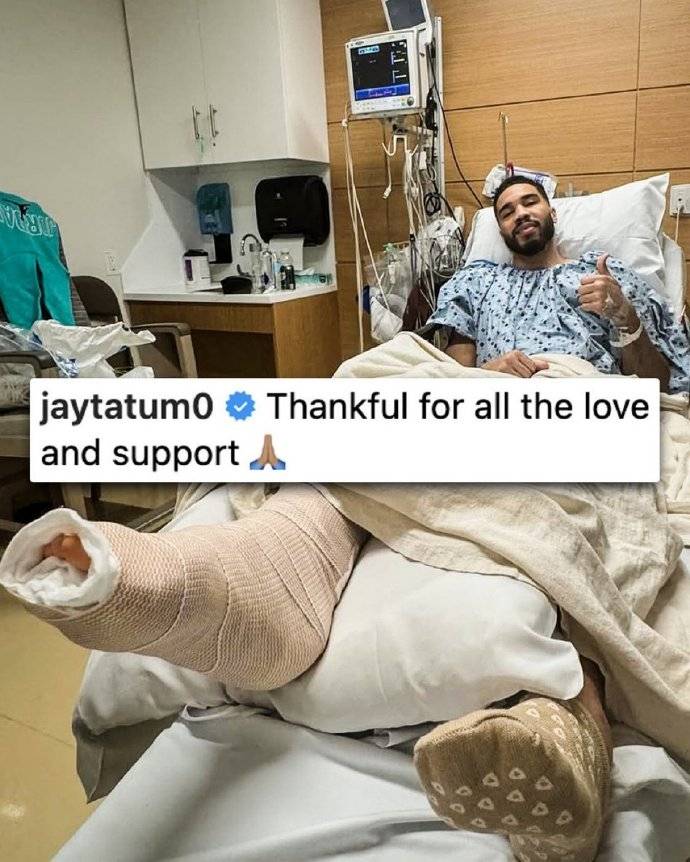 满血归来!塔图姆晒手术照片:感谢所有的爱与支持