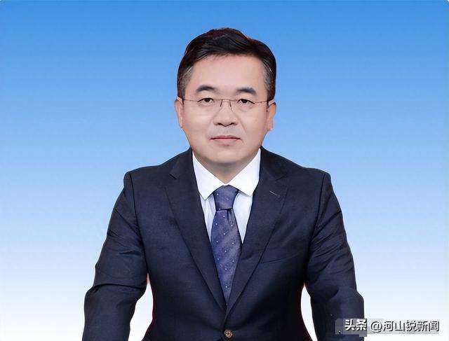 他，永州首富，曾是理科状元，放弃美国高薪，归国后身价105亿