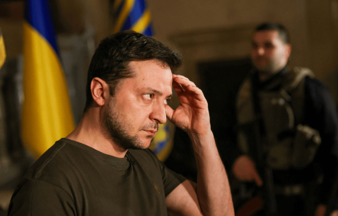 解放军将参加俄阅兵,乌克兰放狠话:参加即站队!中方放出三句话