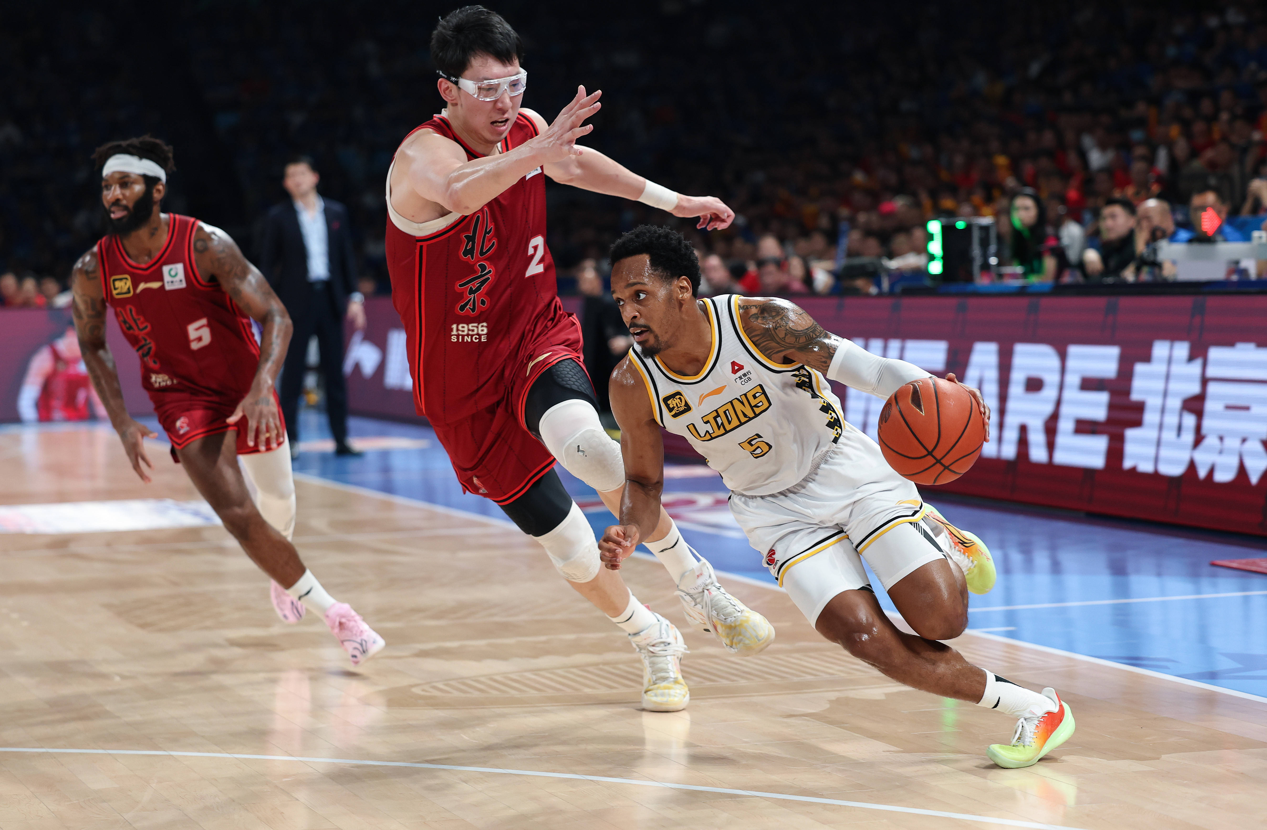 浙江广厦4-2北京夺队史CBA首冠!周琦31+10布朗41分