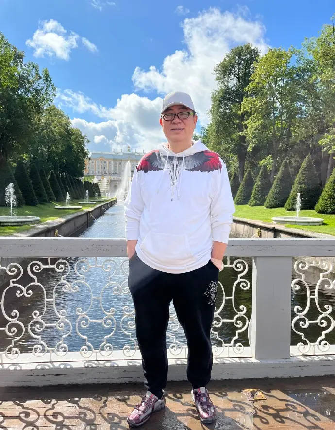 《家有儿女》“夏东海”扮演者高亚麟悼念朱媛媛:完全接受不了