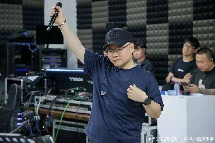 “五环唱一宿?”岳云鹏回应演唱会质疑,将在北京、成都等地举办,郭德纲将到场支持