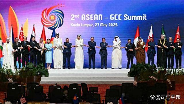 美媒其实比谁都明白，中美关税斗的越狠，亚洲各国就越离不开中国