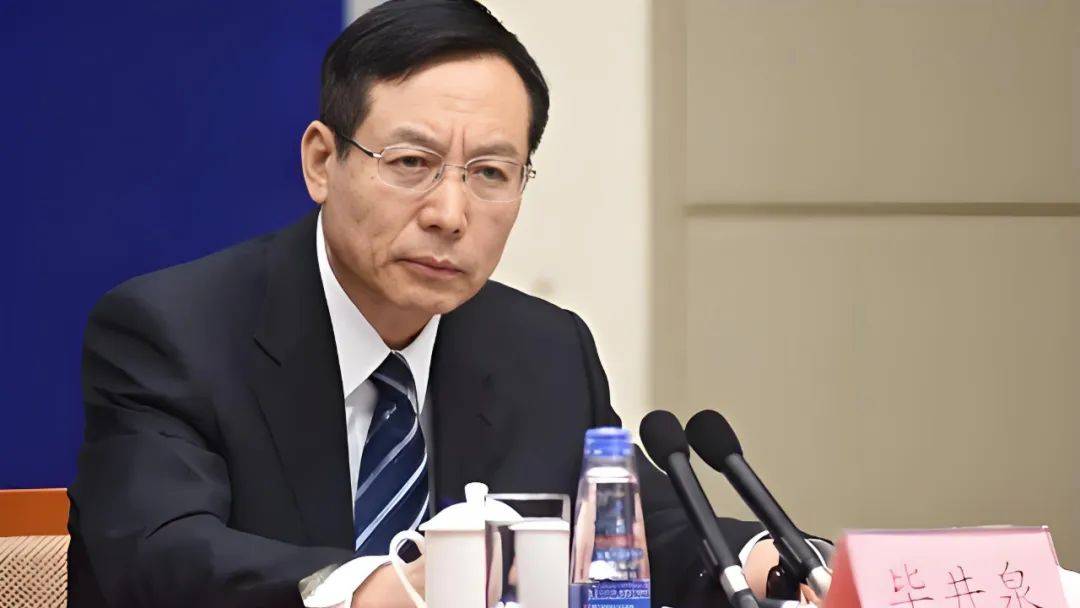 “大虎”毕井泉被查:药审改革功臣的坠落与未竟之路