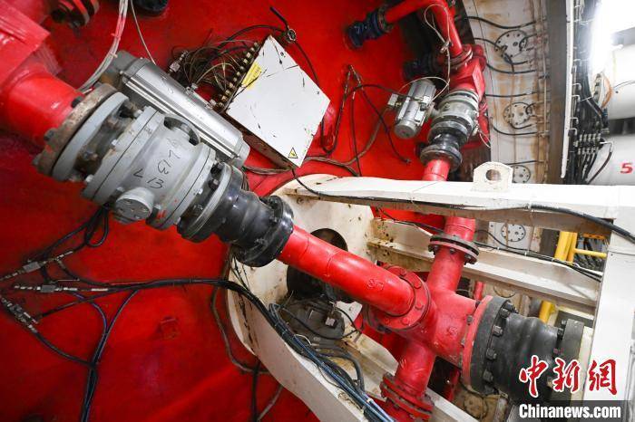 浙江宁波:世界最长海底高铁隧道进入海域段盾构施工