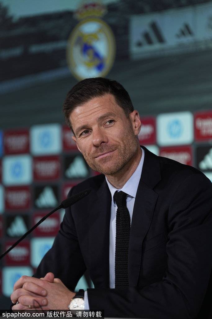 阿隆索入主皇马第一刀:维尼修斯被逼防守?4-3-3阵型颠覆伯纳乌!